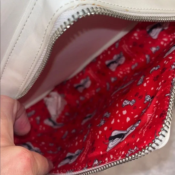 Loungefly NWT! Disney 101 Dalmatians Classic Book Convertible Crossbody/Backpack - Picture 12 of 17